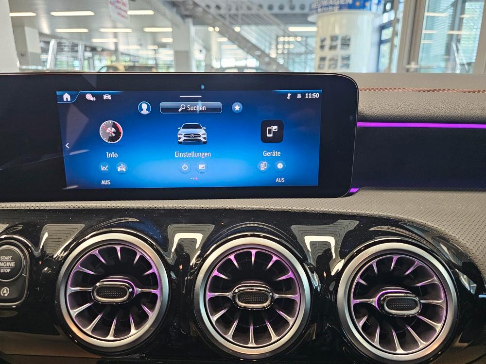 Mercedes-Benz CLA 200 AMG Line