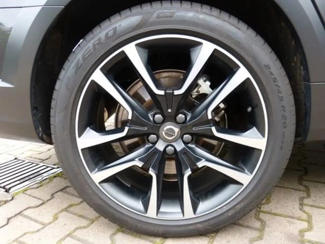 Volvo V90 Cross Country AWD Plus