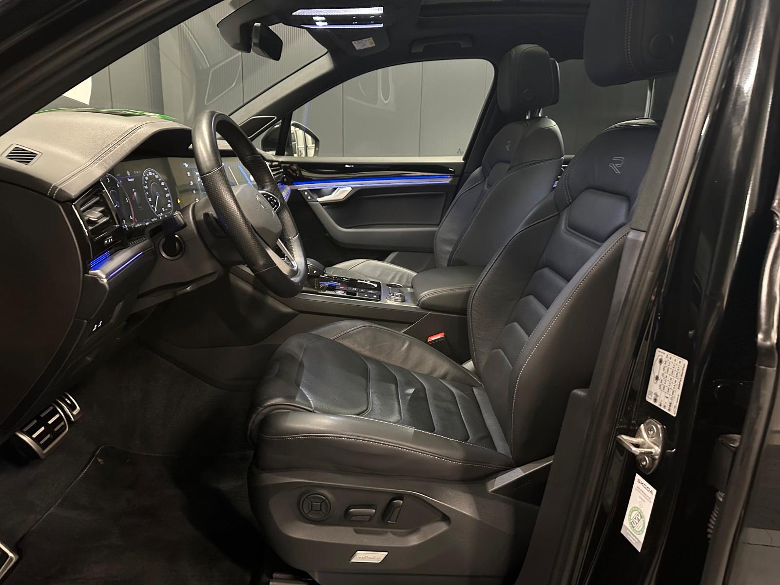 Volkswagen Touareg 4Motion R-Line Style