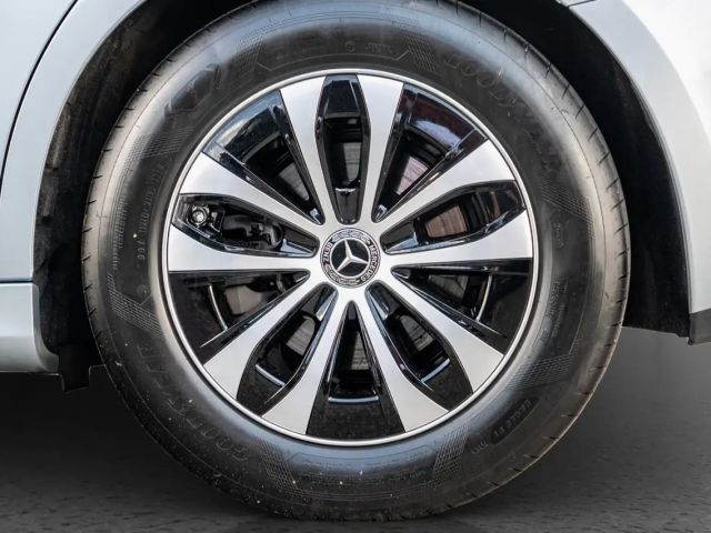 Mercedes-Benz E 200 AVANTGARDE Sedan