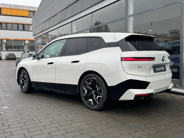 BMW iX xDrive50