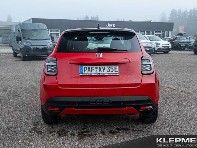 Fiat 600e (RED)