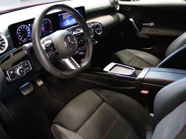 Mercedes-Benz A 180 AMG Line