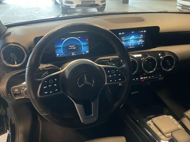 Mercedes-Benz A 180 A 180 d Style