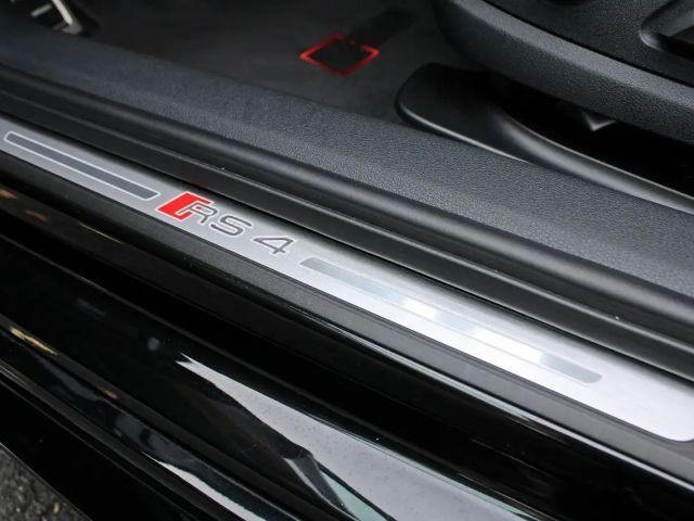 Audi RS4 Avant Quattro