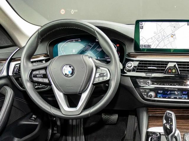 BMW 530 Luxury Line Sedan xDrive
