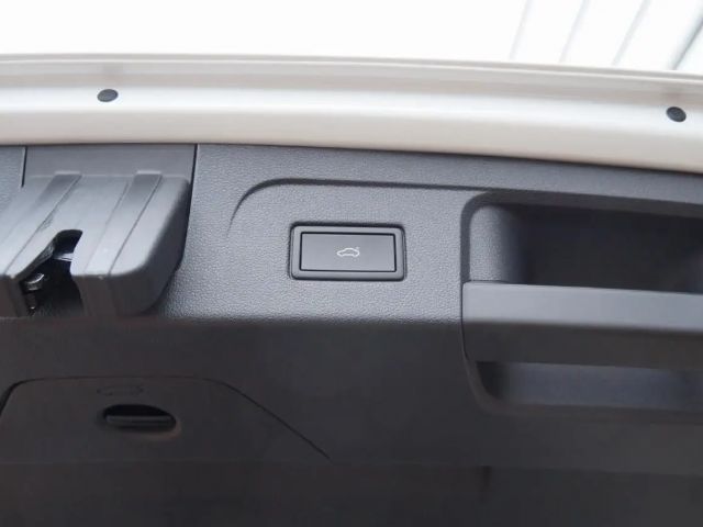 Volkswagen Touran 1.5 TSI DSG R-Line