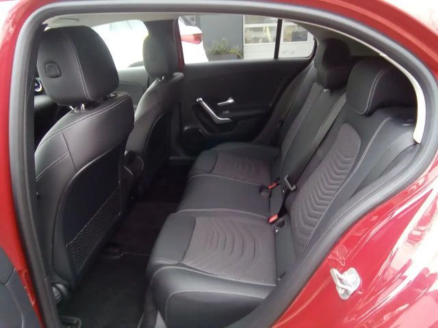 Mercedes-Benz A 180 Hatchback Progressive