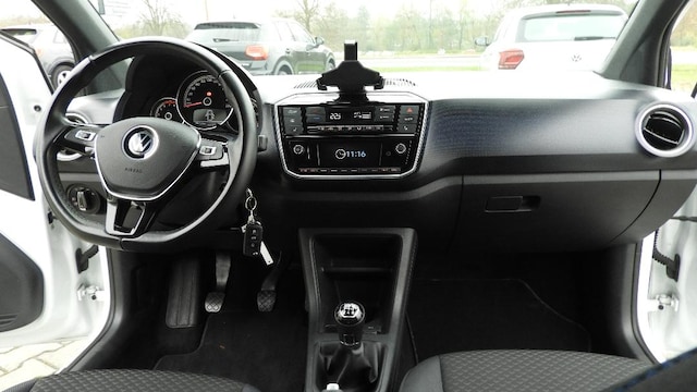 Volkswagen up! Active