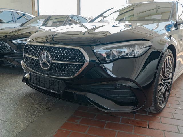 Mercedes-Benz E 200 4MATIC Sedan