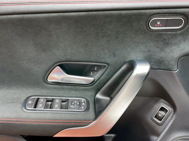 Mercedes-Benz CLA 200 AMG Line Coupé