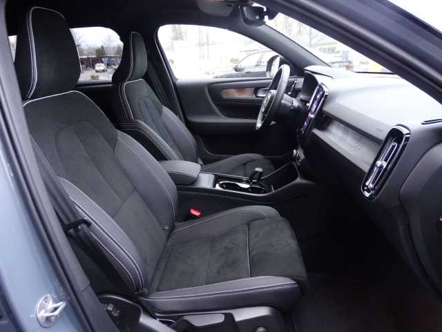 Volvo XC40 AWD Plus Recharge Twin Engine