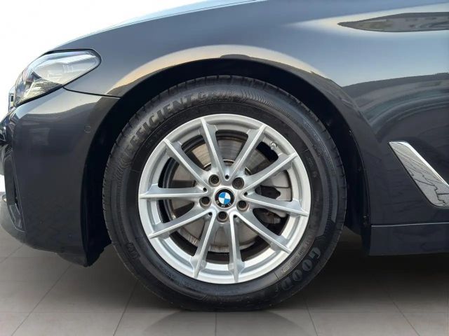 BMW 520 520d M-Sport