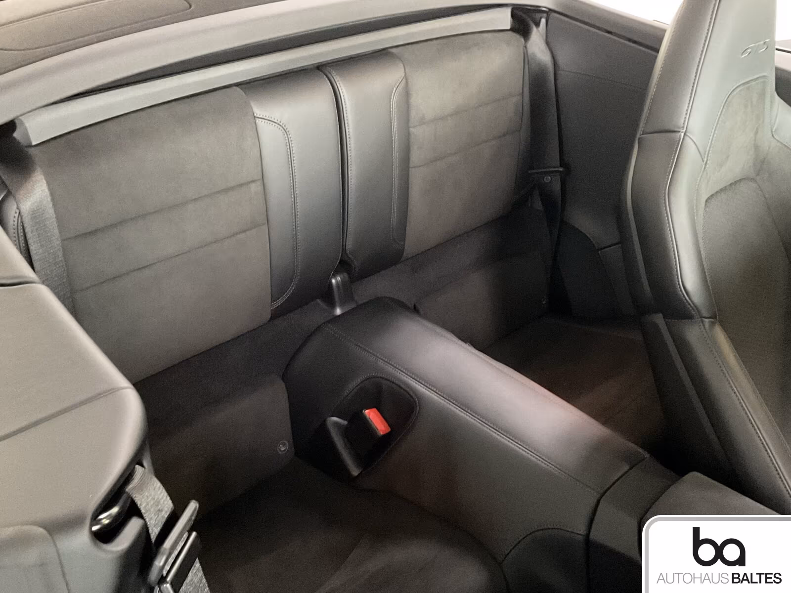 Porsche 911 992 Cabriolet Carrera GTS