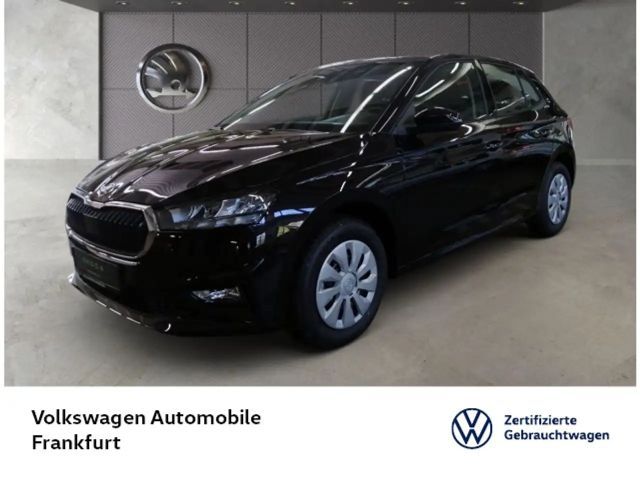 Skoda Fabia 1.0 Essence FrontAssist LaneAssist LED