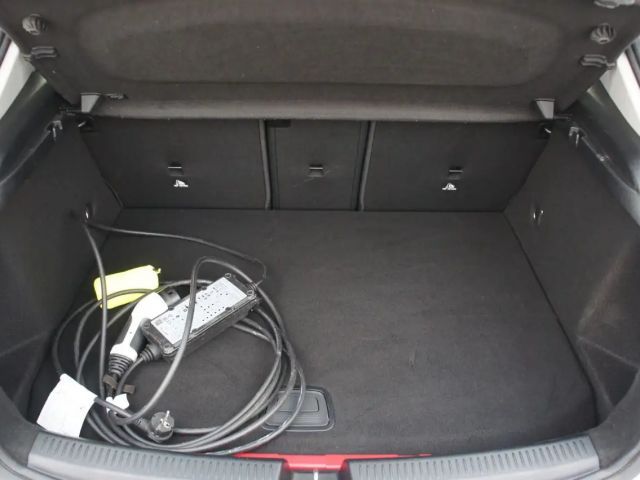 Mercedes-Benz A 250 A 250 e Style