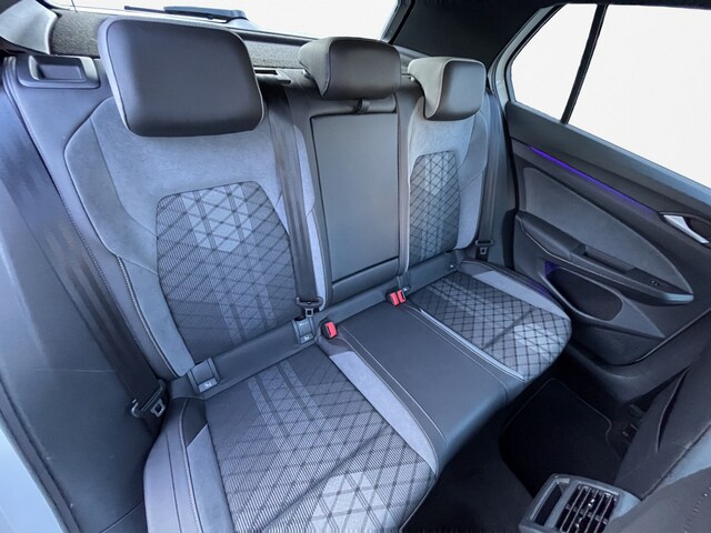 Volkswagen Golf 1.5 TSI Golf VIII R-Line Style