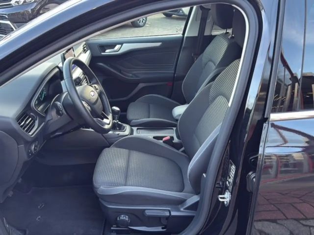 Ford Focus Cool & Connect EcoBoost Wagon