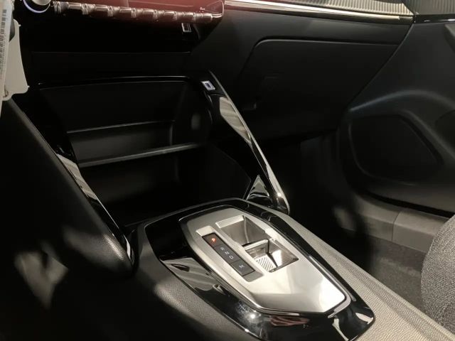 Peugeot 2008 1.2 145 S tyle LED+SHZ+KlimaA+PDC+Facelift