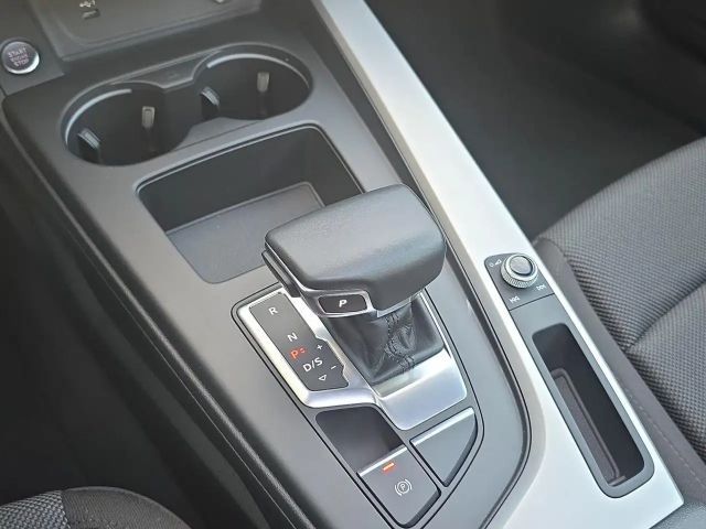 Audi A4 30 TDI Sedan