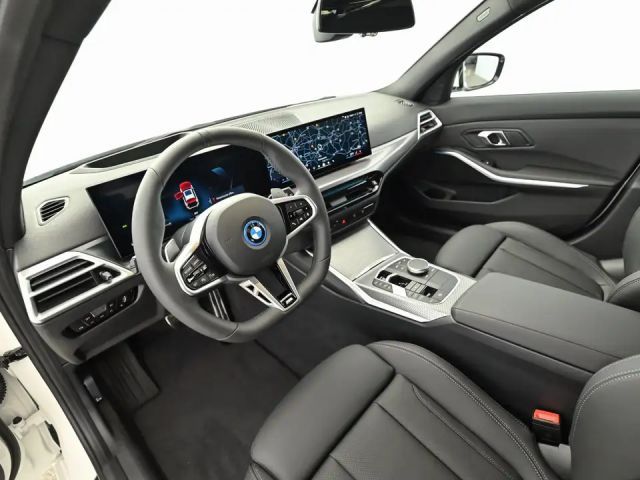 BMW 330 330e xDrive