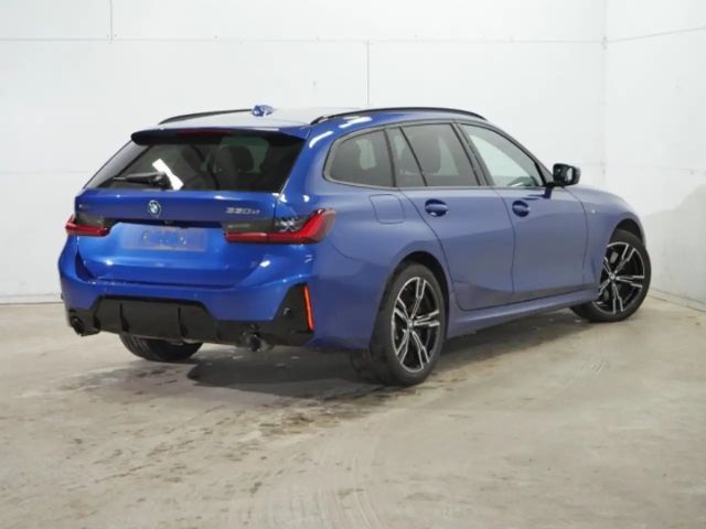 BMW 330 330e M-Sport xDrive