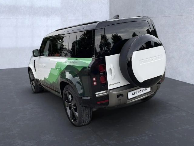 Land Rover Defender 110 D250 Dynamic SE