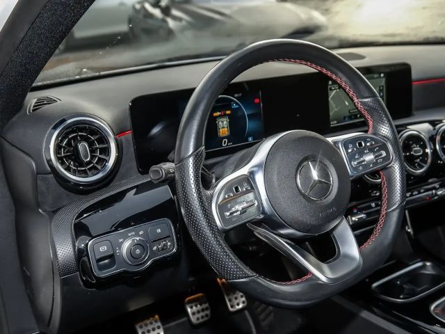 Mercedes-Benz A 180 AMG Line