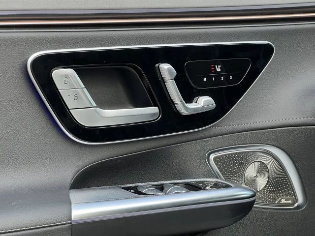 Mercedes-Benz EQE 300 Electric Art Sedan