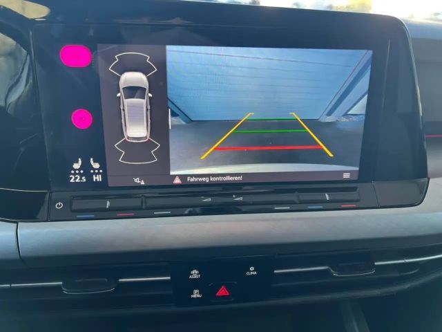 Volkswagen Golf Life Variant