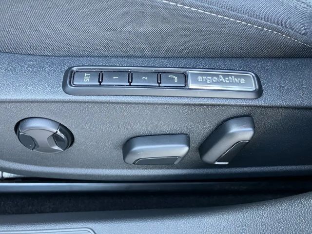 Volkswagen Golf DSG Life Variant