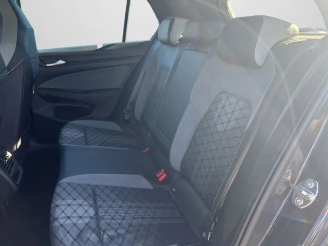 Volkswagen Golf 1.5 TSI Golf VIII R-Line