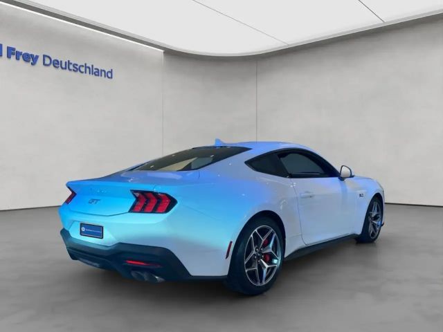 Ford Mustang Fastback GT 5.0 V8