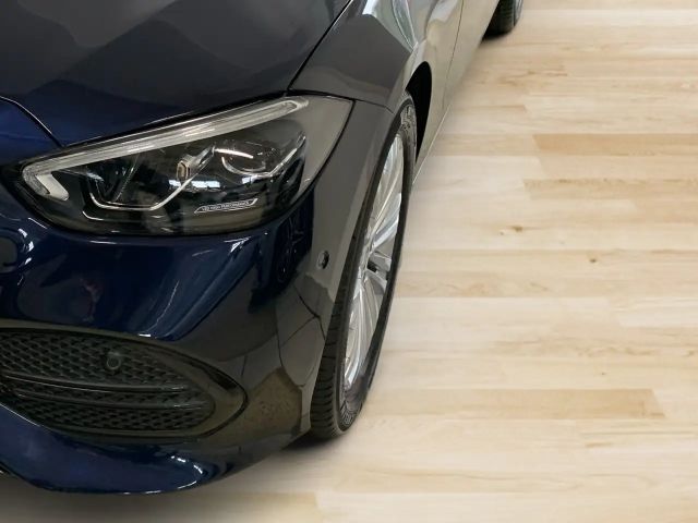 Mercedes-Benz C 200 AVANTGARDE Sedan