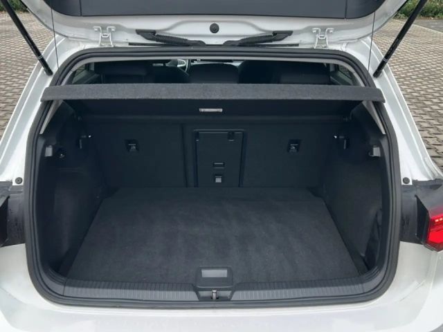 Volkswagen Golf 1.5 TSI Golf VIII IQ.Drive