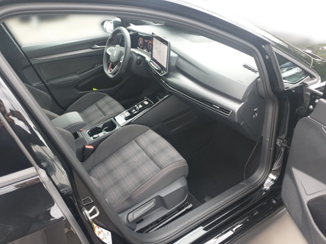 Volkswagen Golf 2.0 TSI DSG Golf VIII Plus