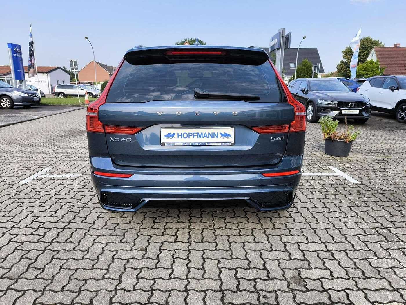 Volvo XC60 AWD Dark Plus