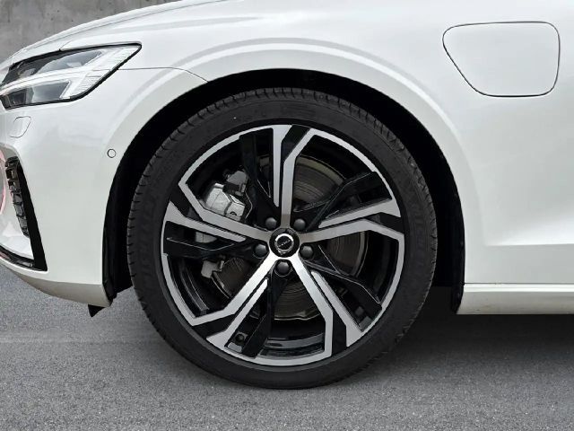 Volvo V60 AWD Dark Hybrid Plus T6