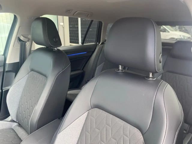 Volkswagen Golf 1.5 eTSI DSG Golf VIII Variant