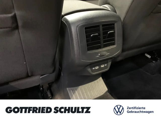 Volkswagen T-Roc ACTIVE TSI NAVI EINPARKHILFE ACC LED SITZHEIZUNG
