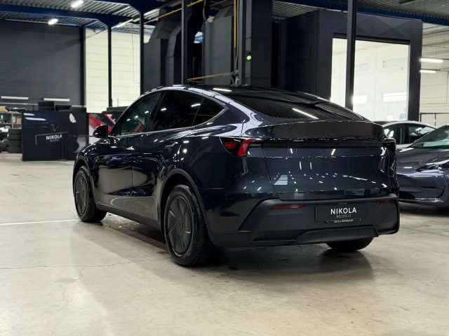 Tesla Model Y RWD