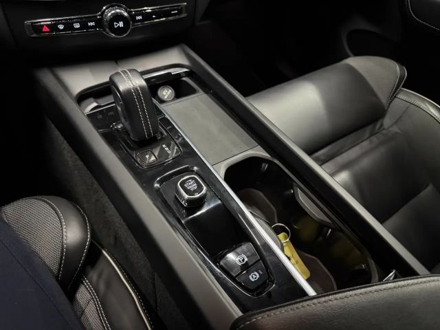 Volvo XC60 AWD R-Design