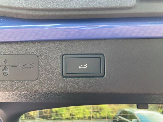 Volkswagen T-Roc 1.5 eTSI DSG R-Line