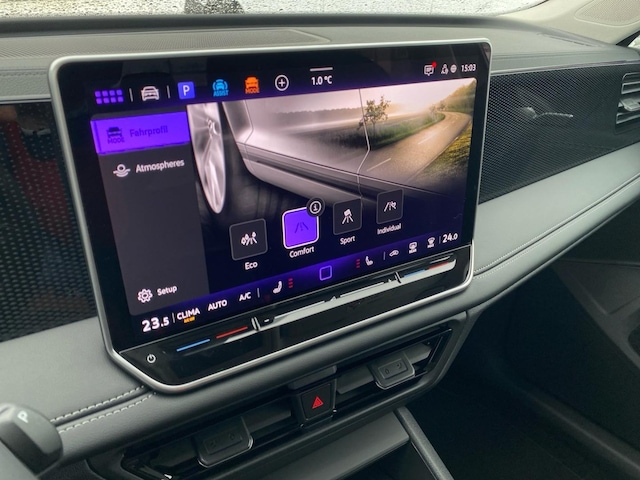 Volkswagen Tiguan 1.5l eTSI ACC PDC NAVI KAM SHZ