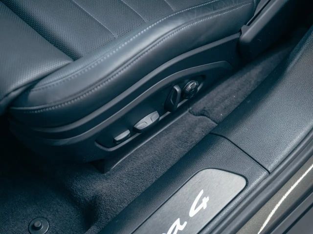 Porsche Panamera 4 E-Hybrid