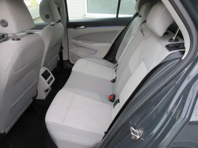 Volkswagen Golf 1.5 eTSI DSG Style