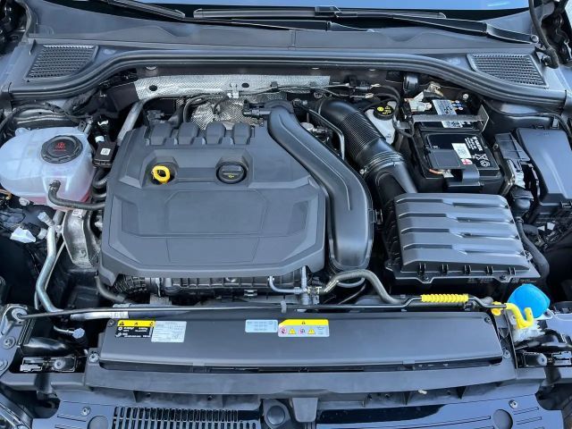 Volkswagen Golf 1.5 TSI Golf VIII IQ.Drive