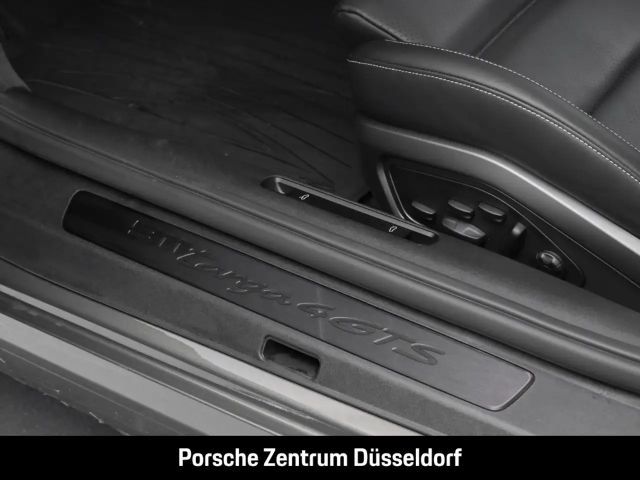 Porsche 992 4 Coupé GTS Targa