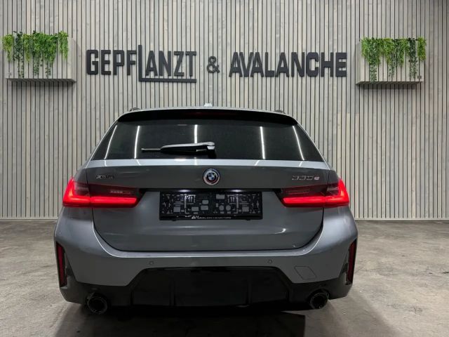 BMW 330 330e M-Sport xDrive