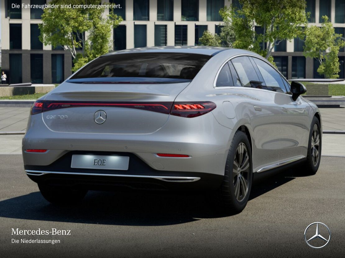 Mercedes-Benz EQE 300 Sedan